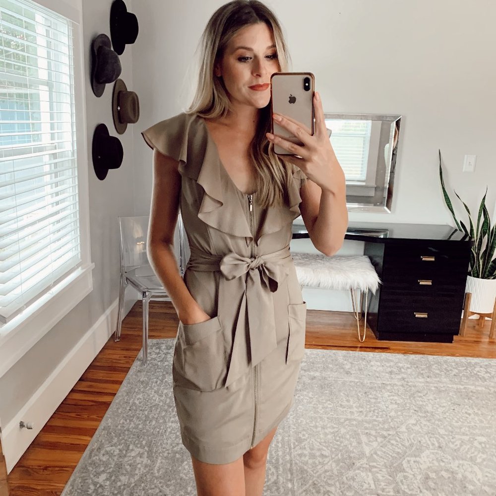 Bebe | Silk Borderline Zip-Front Dress | Beige | M